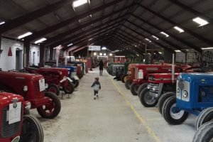 Mjang Traktor og Maskinsamling